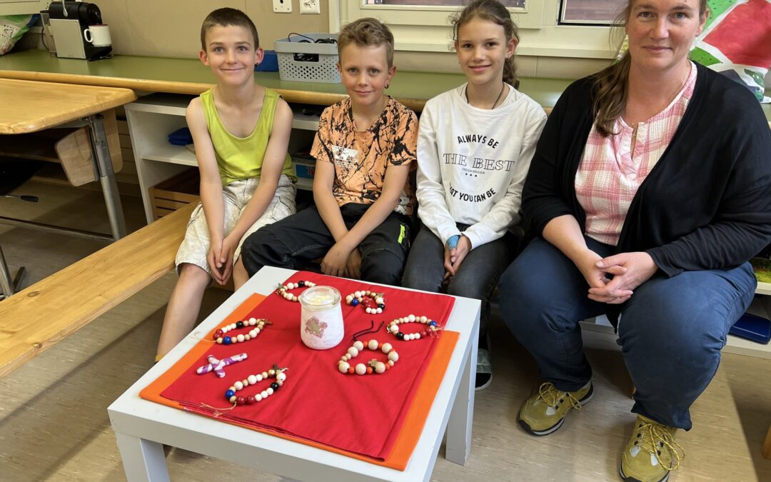 Letzte Religionsstunde von Irene Imholz in der 4. Klasse in Spiringen