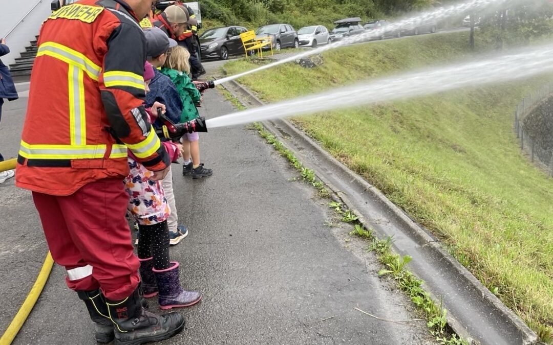 Nachmittag mit der Feuerwehr 1. und 2. Klasse