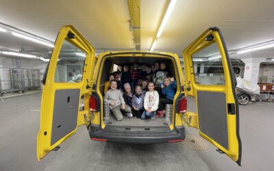 2. Klasse Besuch der Poststelle Schattdorf